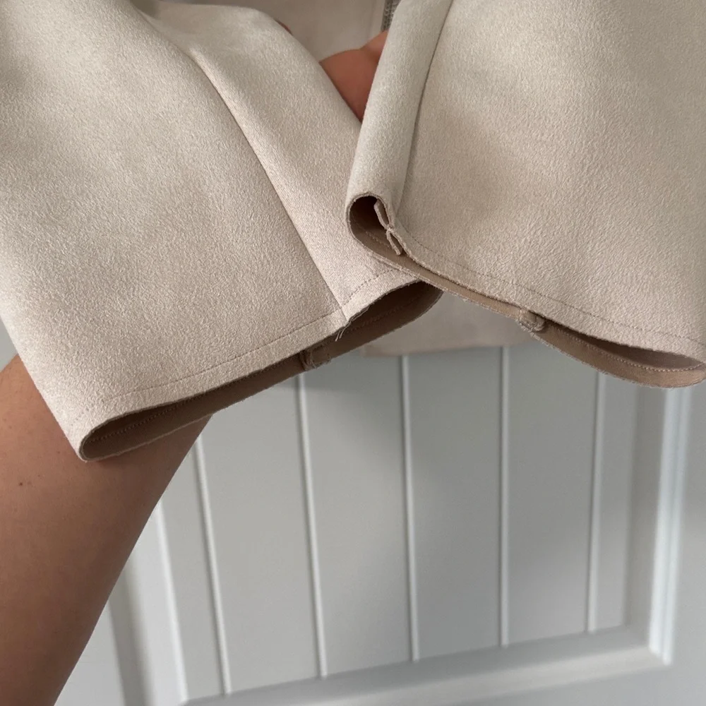 Tahari Women's Beige Blazer - Picture 5 of 9